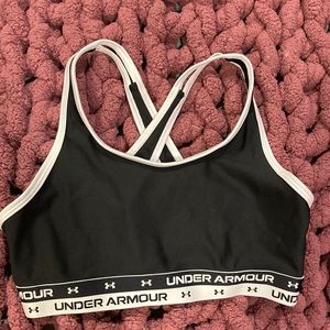 NWT under amour black and white fitted sports bra YLG